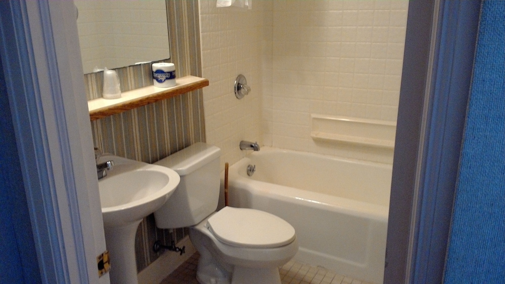 Standard Room, 1 King Bed photo 2