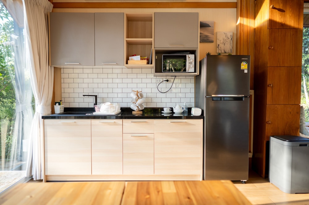 Two Bedroom Suite with Kitchen (Breakfast Included, Dinner Not Included) - Photo 14