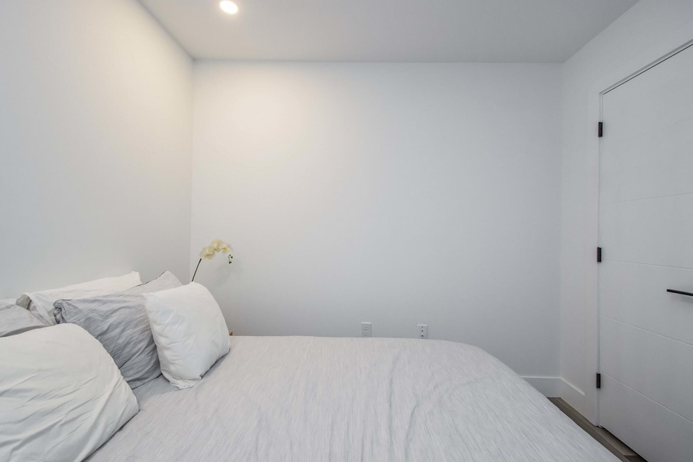 Luxurious 3 Bedroom Brand NEW Town House, 사진 33