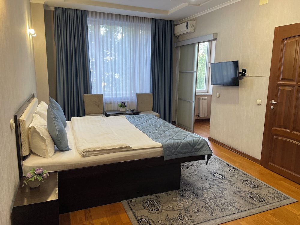Standard Double Room, 1 Queen Bed, Non Smoking, City View photo 1