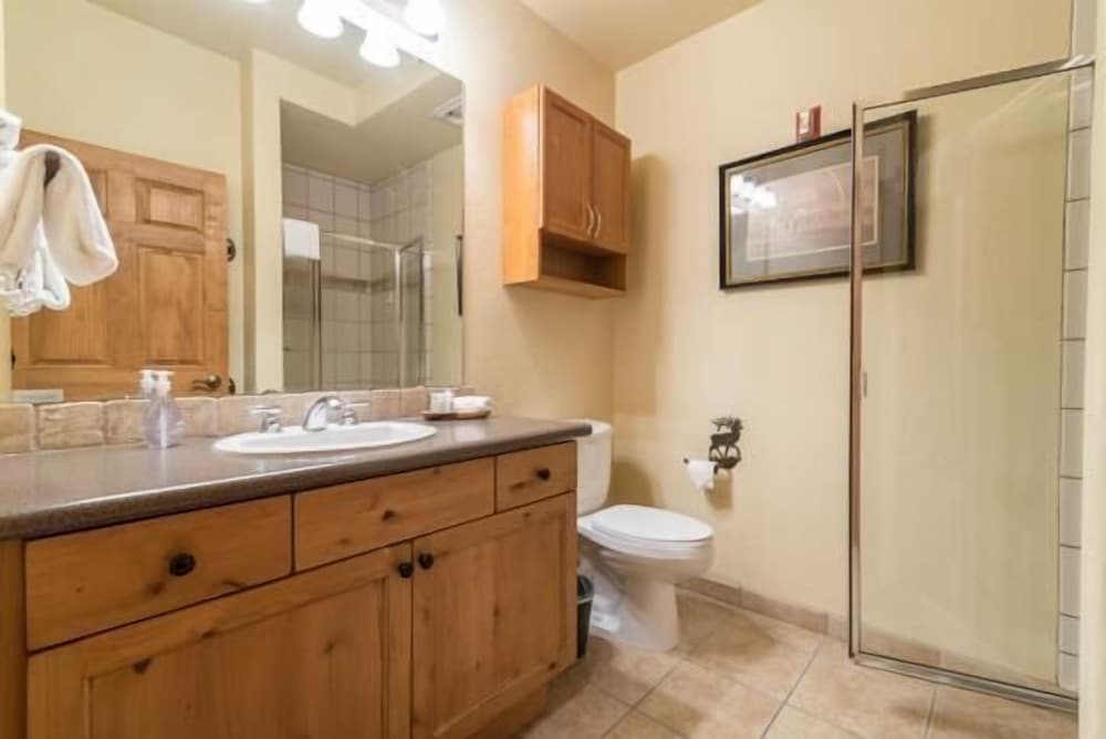 Condo, Multiple Beds (2106 Timberline Lodge, Trappeur's Cro) photo 2