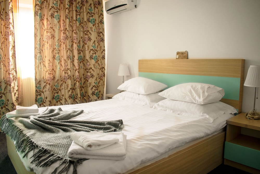 Standard Double Room, 1 Queen Bed photo 3