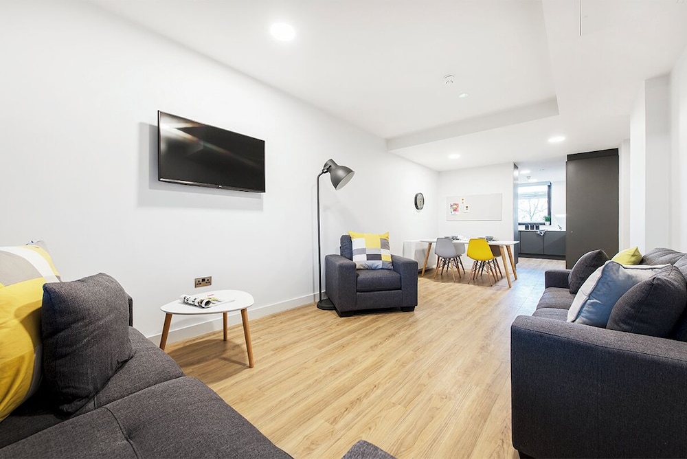 Classic Apartment, 4 Bedrooms, Non Smoking photo 1