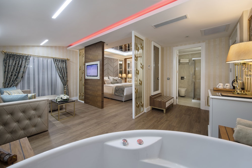 Junior Suite - Photo 1