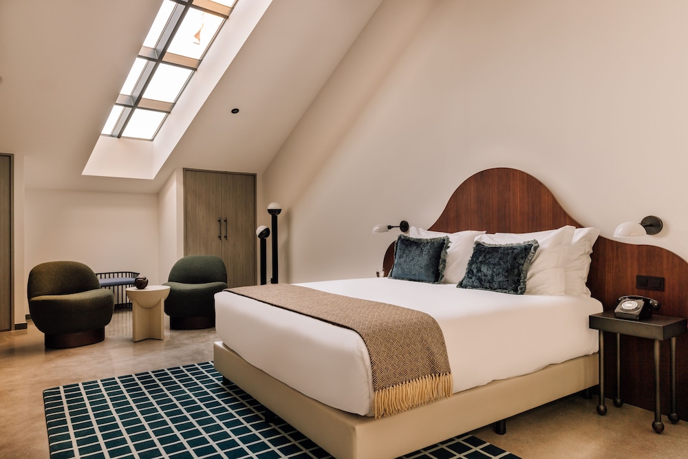 Suite, 1 Bedroom - Photo 3