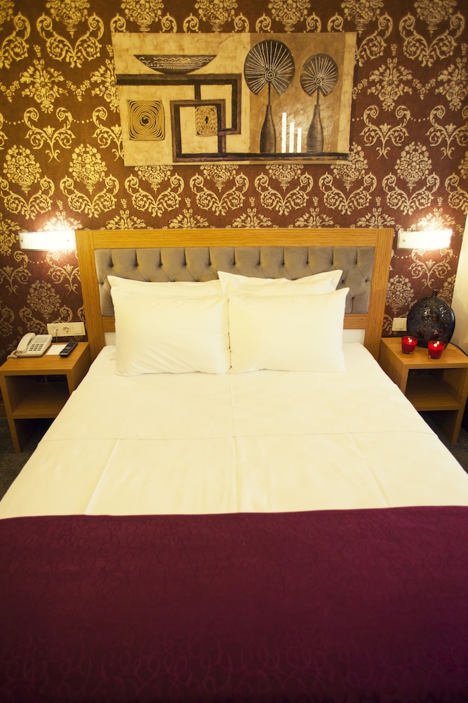Economy Double Room, No Windows photo 1