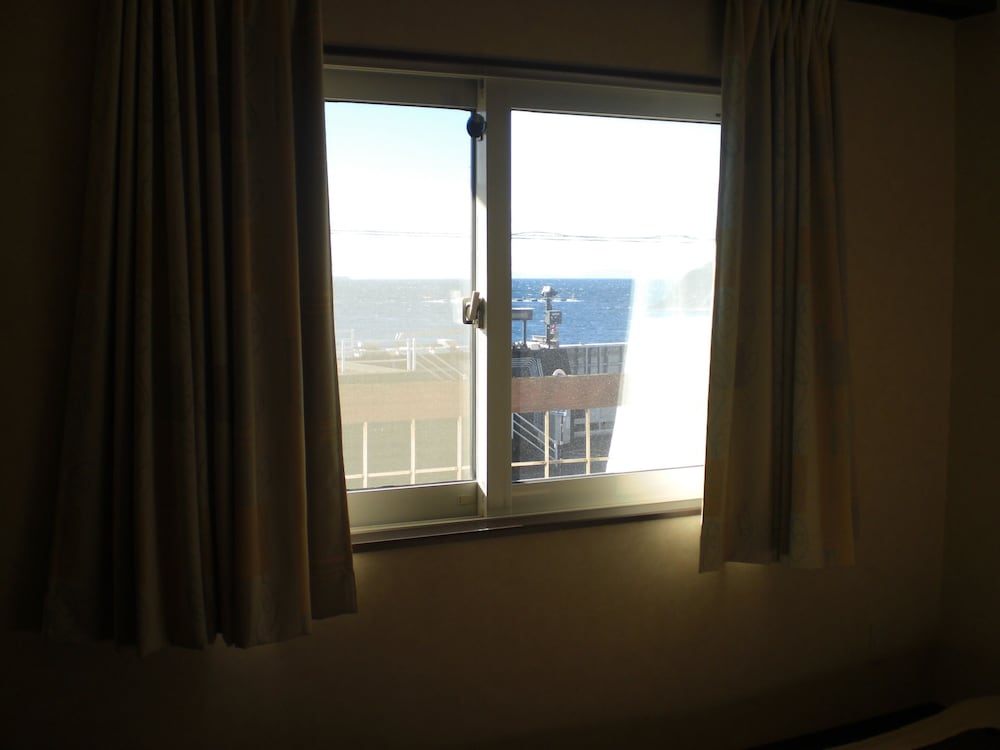 Standard Twin Room, Non Smoking - Photo 3