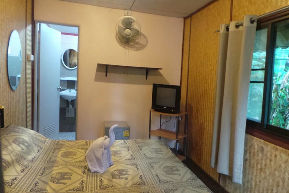 Standard Bungalow (With Fan)