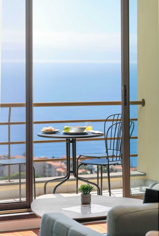 Basic Apartment, Multiple Beds, Sea View photo 2