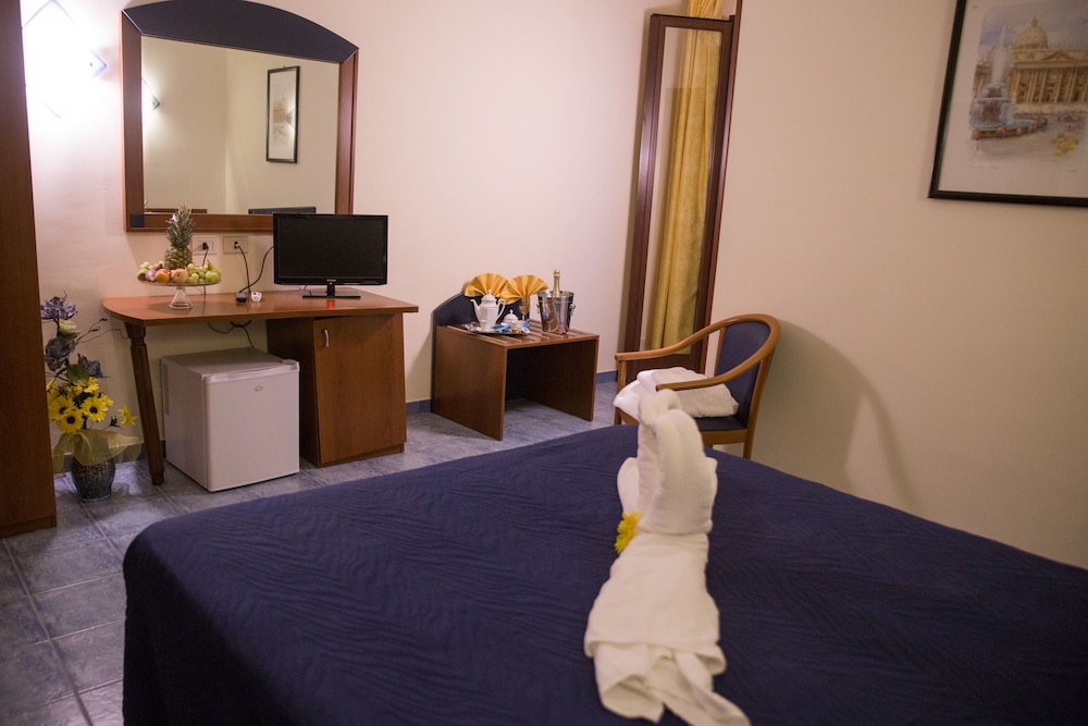 Triple Room photo 2