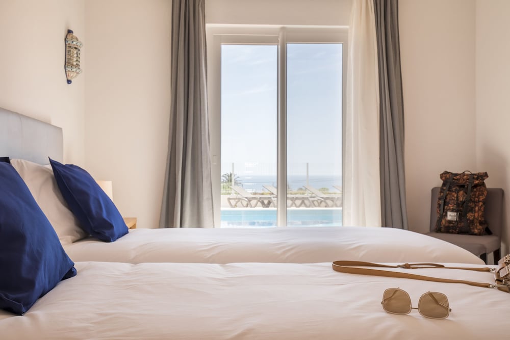 Deluxe Double or Twin Room, 1 Bedroom, Shared Bathroom, Pool View photo 3