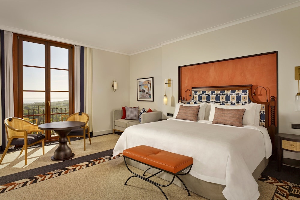 Grand Room, 1 King Bed, Balcony, Bay View (Balcony) - Photo 8