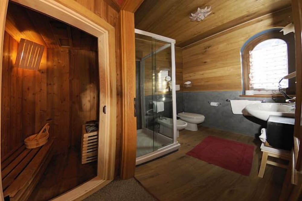 Suite - Photo 9