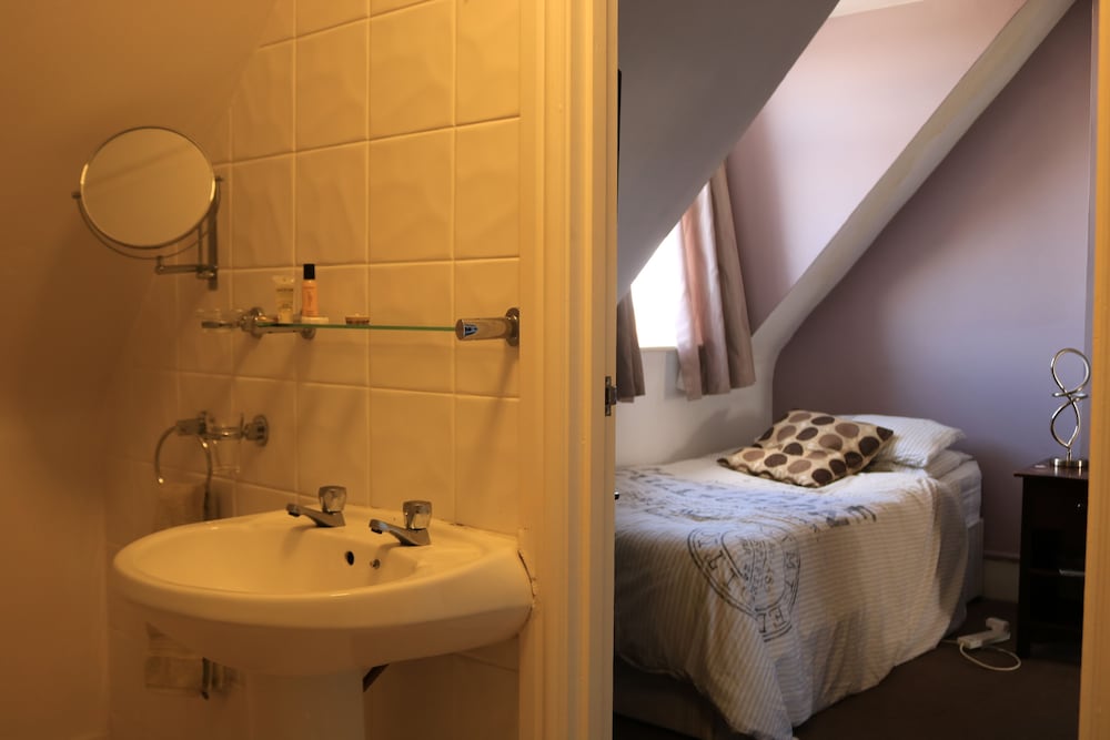 Single Room photo 2