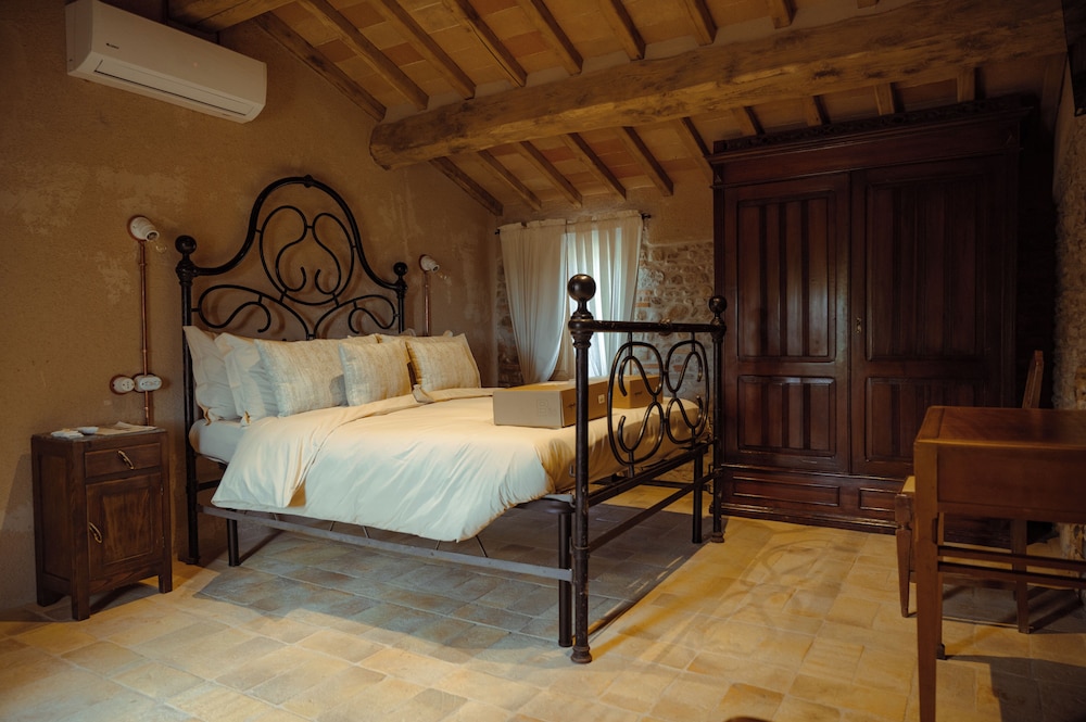 Classic Quadruple Room - Photo 3