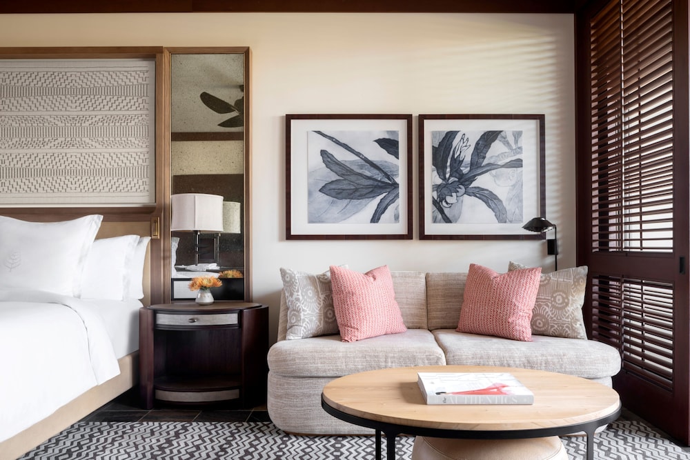 Poolside Room, 1 King Bed + Sofabed