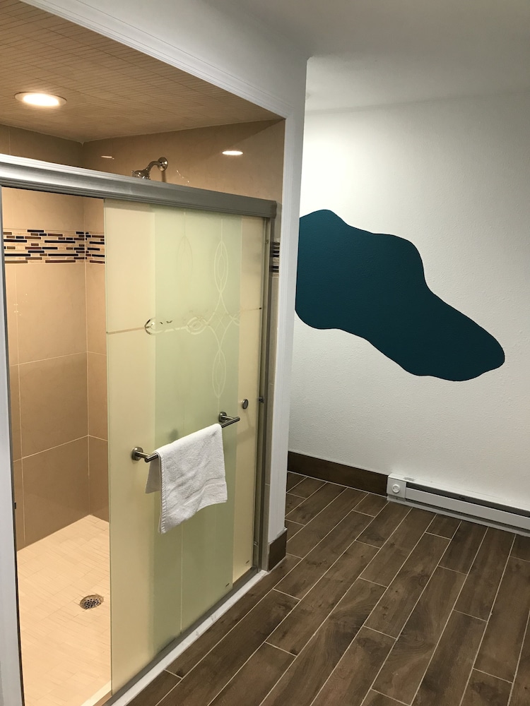 Round Suite photo 2