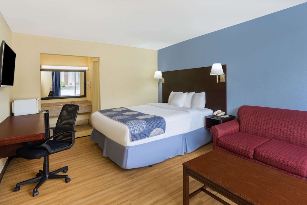 Room, 1 King Bed, Smoking