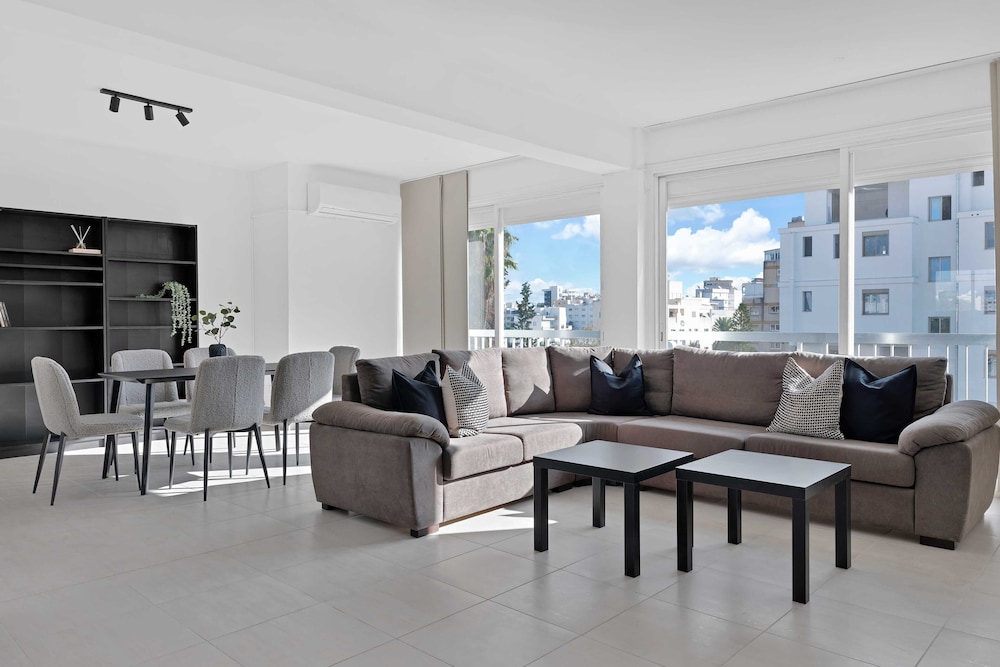 Luxury Apartment photo 1