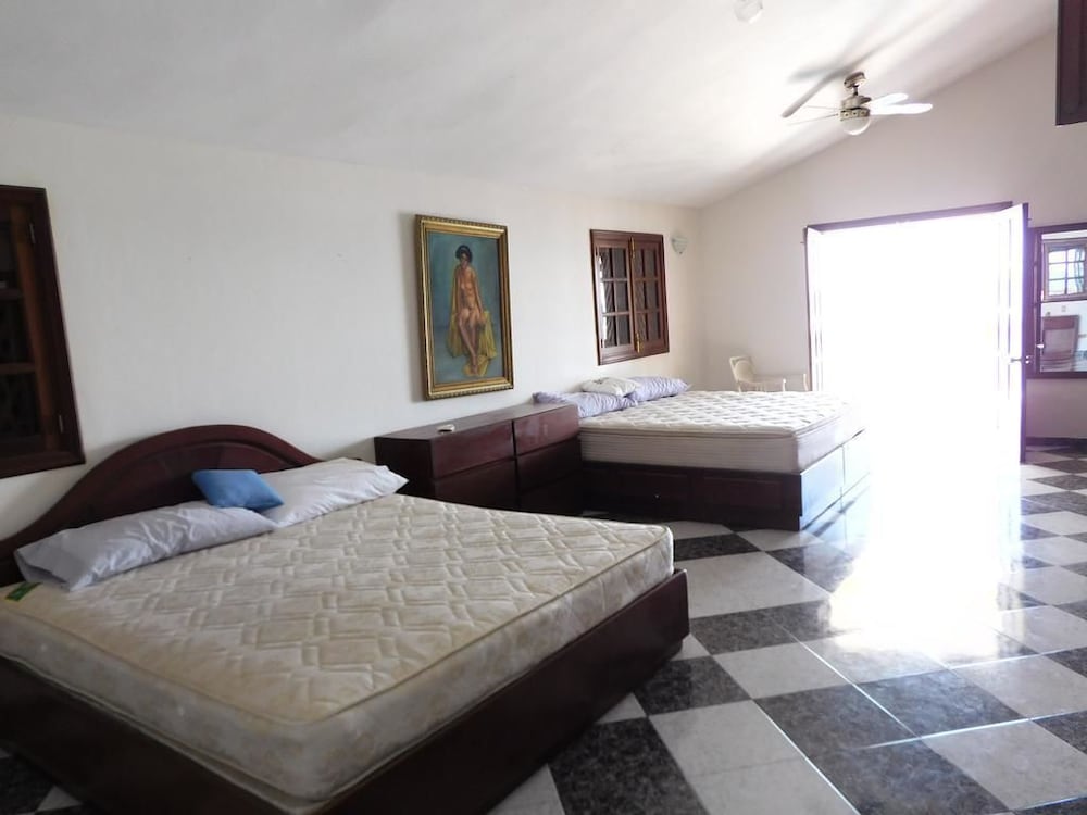 Comfort Villa, 5 Bedrooms, Ocean View, Garden Area photo 1