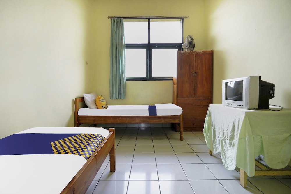Economy Double Room photo 2