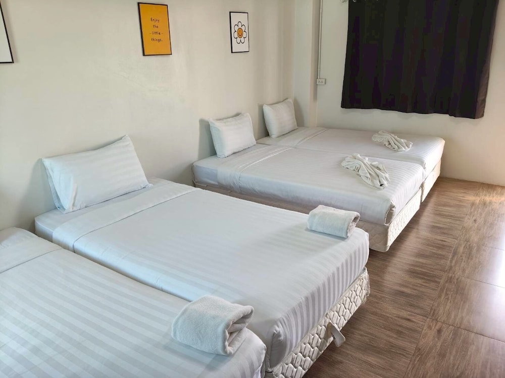 Quadruple Room with Balcony photo 3