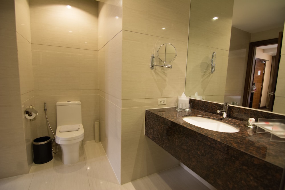 Ramada Suite - Photo 3