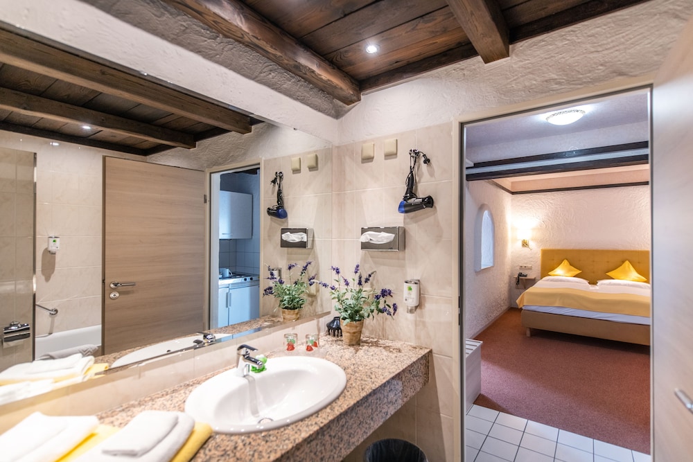 Premium Double or Twin Room photo 2
