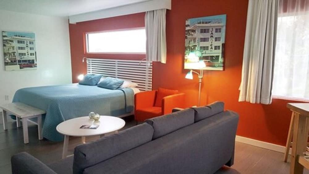 Executive Room, 1 King Bed with Sofa bed, Kitchenette (Minimum check-in age is 25)