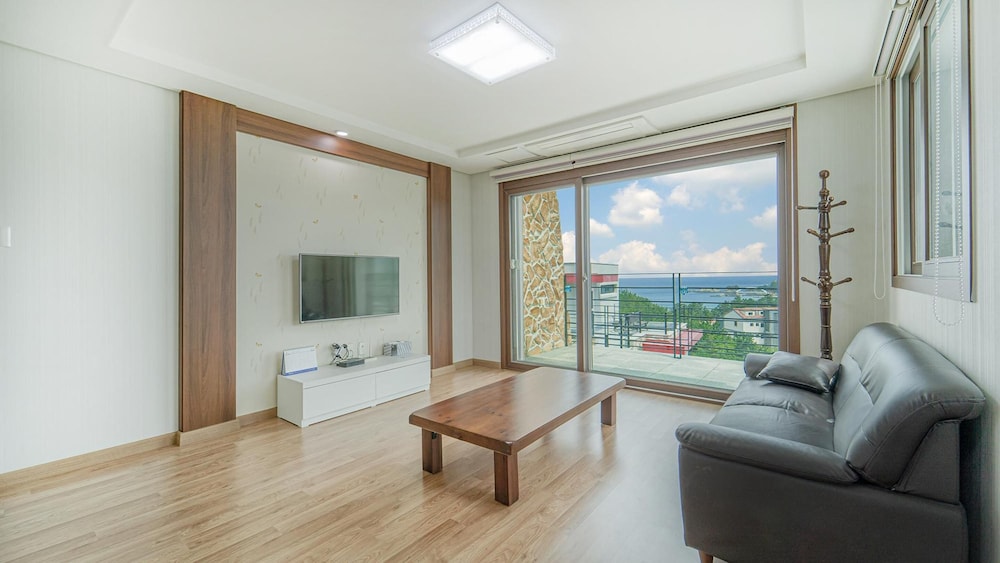 Basic Room, 1 Bedroom (1gadong 102) - Photo 1