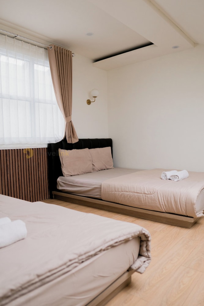 Superior Twin Room, 2 Double Beds photo 2