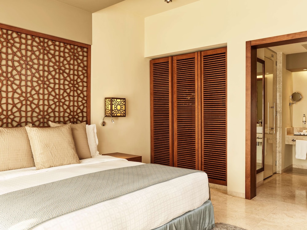 Fanar Deluxe Suite With Aqua Park Entrance