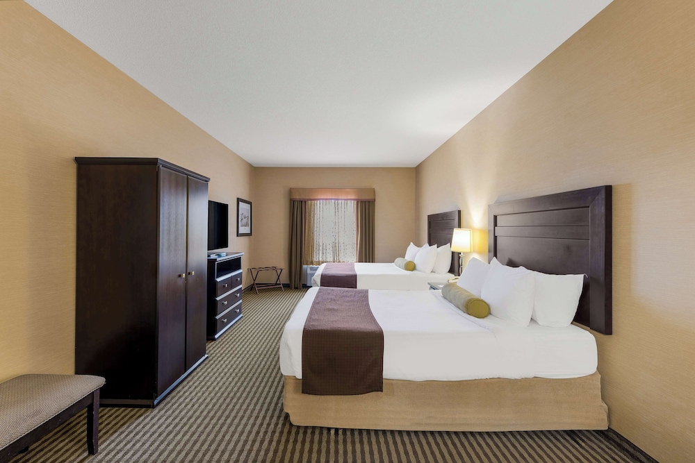 Room, 2 Queen Beds, Non Smoking, Fireplace (with Sofabed)