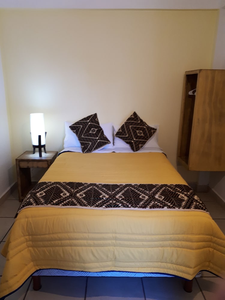 Basic Double Room, 1 Double Bed (Amarilla) photo 2