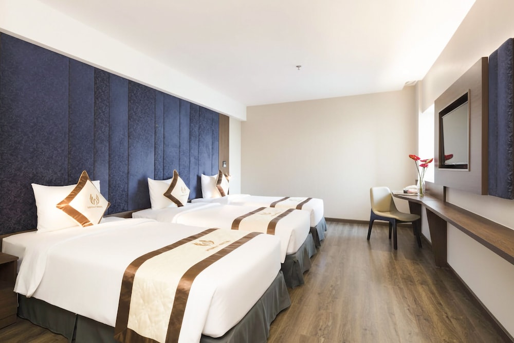 Premier Triple Room photo 2