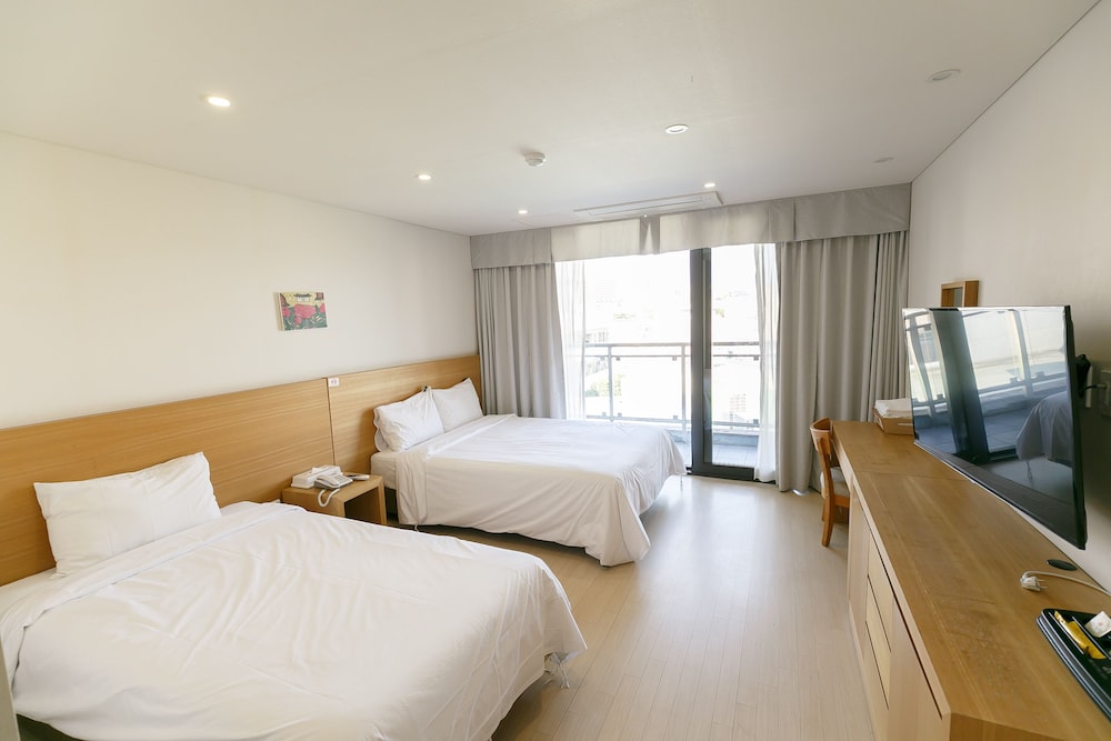 Superior Room, Balcony, City View (Superior)