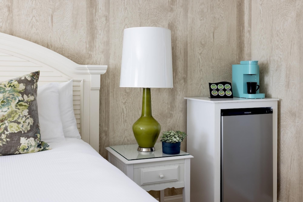 Room, 1 Queen Bed (Wharf House) photo 1