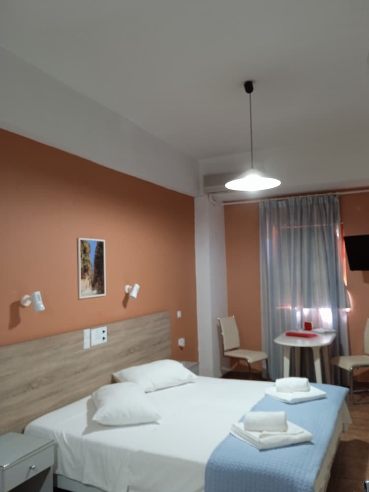 Comfort Studio, 1 Double or 2 Twin Beds (for 2) photo 3