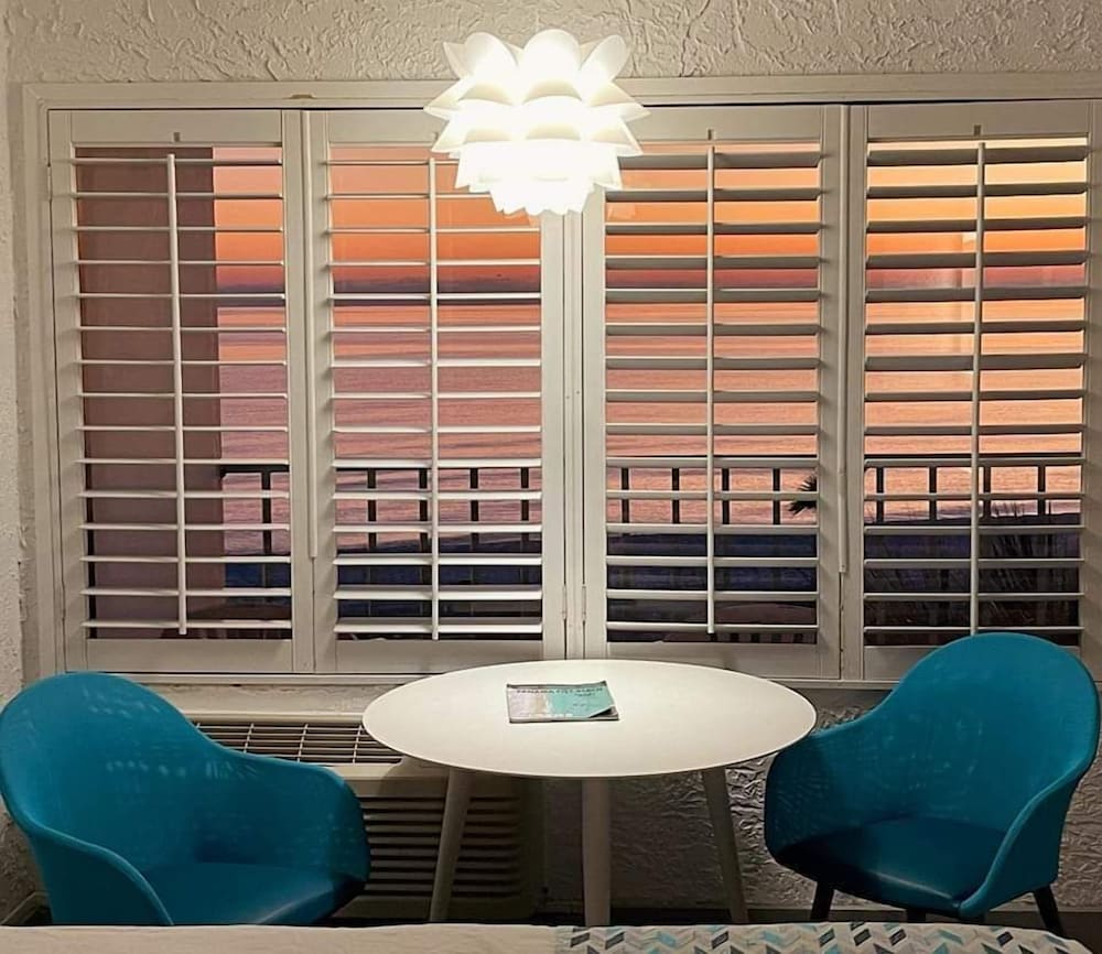 Standard Room, 2 Queen Beds, Ocean View photo 2
