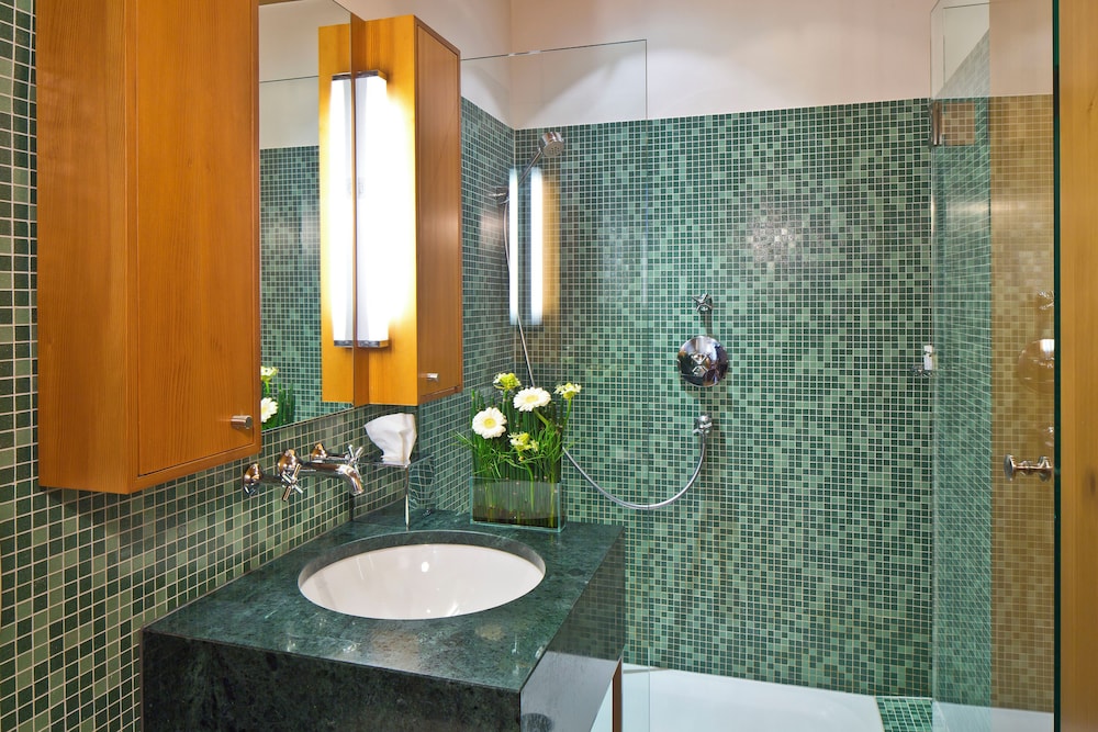 Suite Maximilian with 2 Bathrooms - Photo 6
