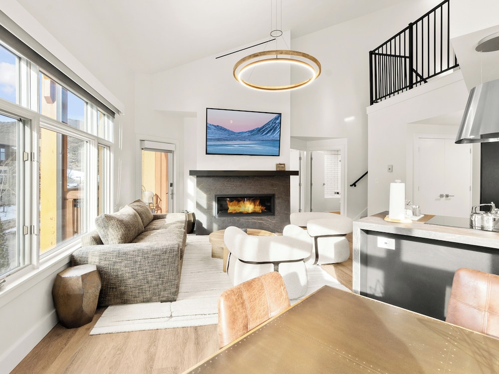 Deluxe Penthouse photo 1