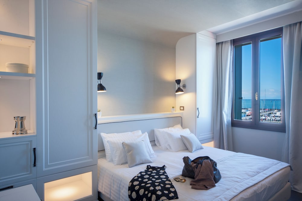 Deluxe Double Room, Lagoon View