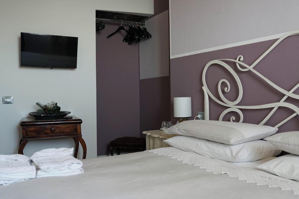 Panoramic Double Room, Private Bathroom, Garden View photo 2