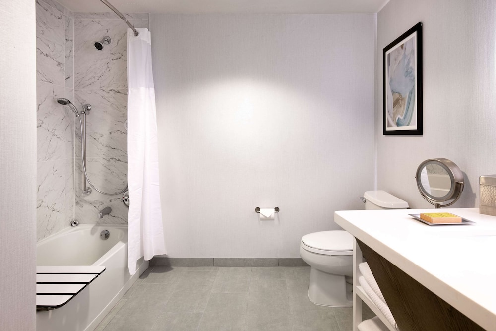 1 King Bed Hearing Accessible with Balcony - Photo 5