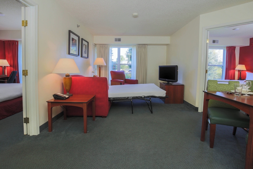 Suite, 2 Bedrooms, City View - Photo 5
