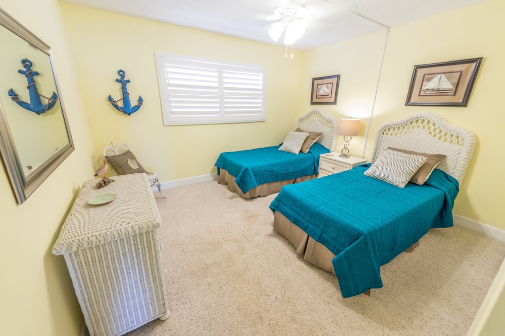 Condo, 3 Bedrooms, Oceanfront photo 1