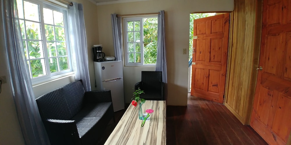 Deluxe Double Room, 1 Bedroom, Partial Sea View, Garden Area photo 3