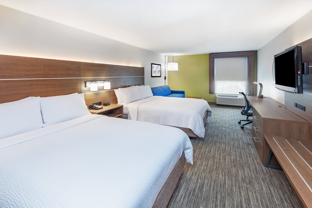 Standard Room, Multiple Beds, Accessible, Non Smoking (Comm) - Photo 4