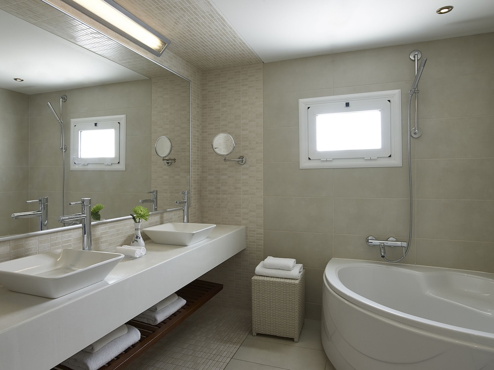 Premium Sea View Suite - Photo 4