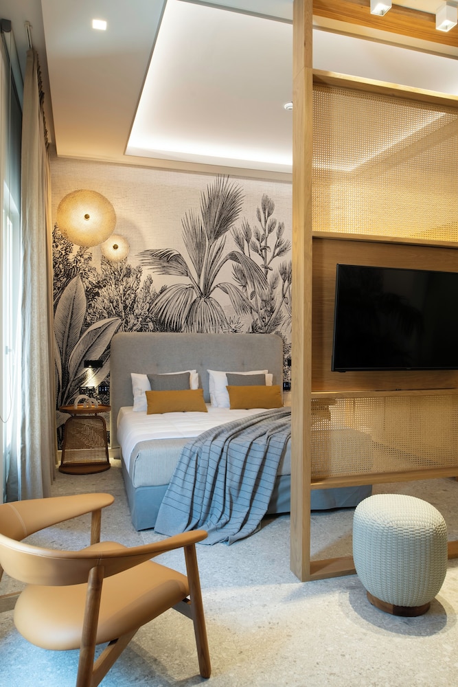 Luxury Suite, Balcony